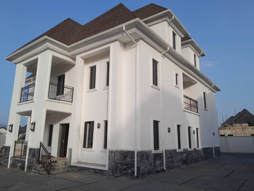 Exquisitely 5 Finished Bedroom Fully Detached Duplex With Penthouse, 3 Sitting Rooms, 2 Rooms Boy’s Quarters, Plus Ample Parking Space